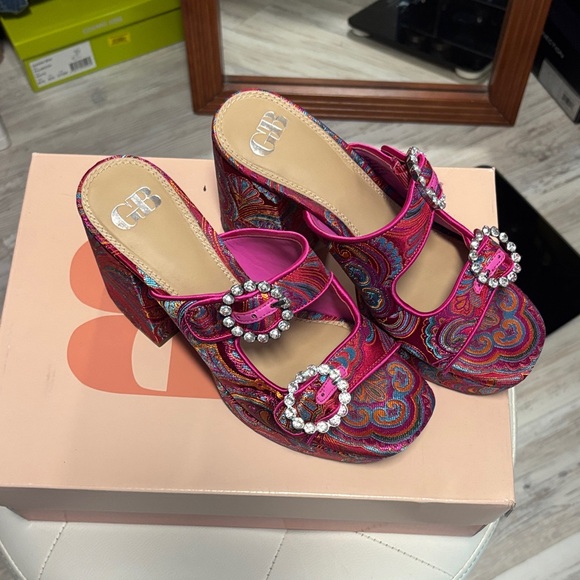 Gianni Bini Pink Paisley Mules with Rhinestone Buckle - Picture 2 of 12